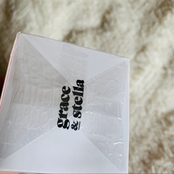 Grace and Stella Face Spray Rose Spray all day - Picture 2 of 3